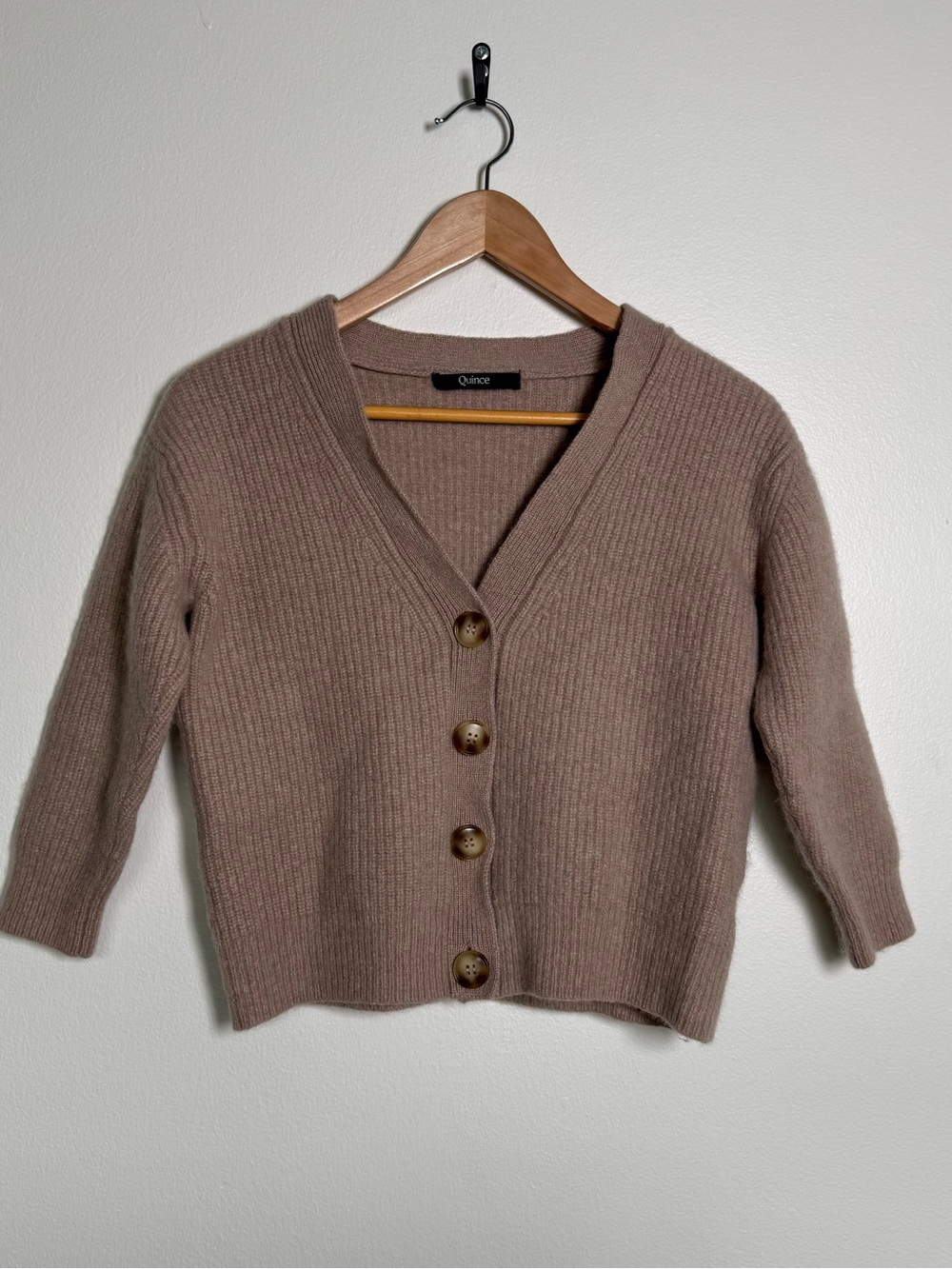 Quince Cardigan Sweater Womens Sz XS Beige 100% Cashmere Quite Luxury Winter